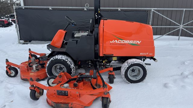 Jacobsen-R311-Rotary-Mower-6.jpeg.b87107b0f2e4b34d6615968d57607eb4.jpeg