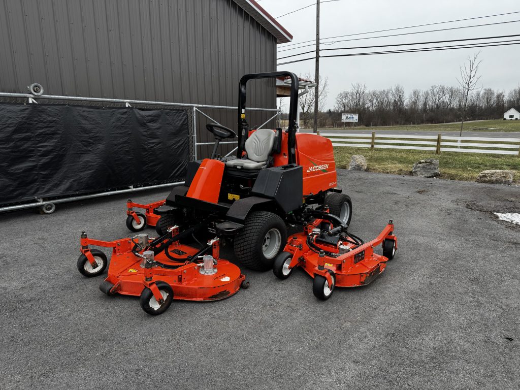 Jacobsen-R311T-Turbo-Diesel-Wide-Area-Rotary-Mower-3.jpg.9bc20e343af34e997bf6106795e3bf5a.jpg