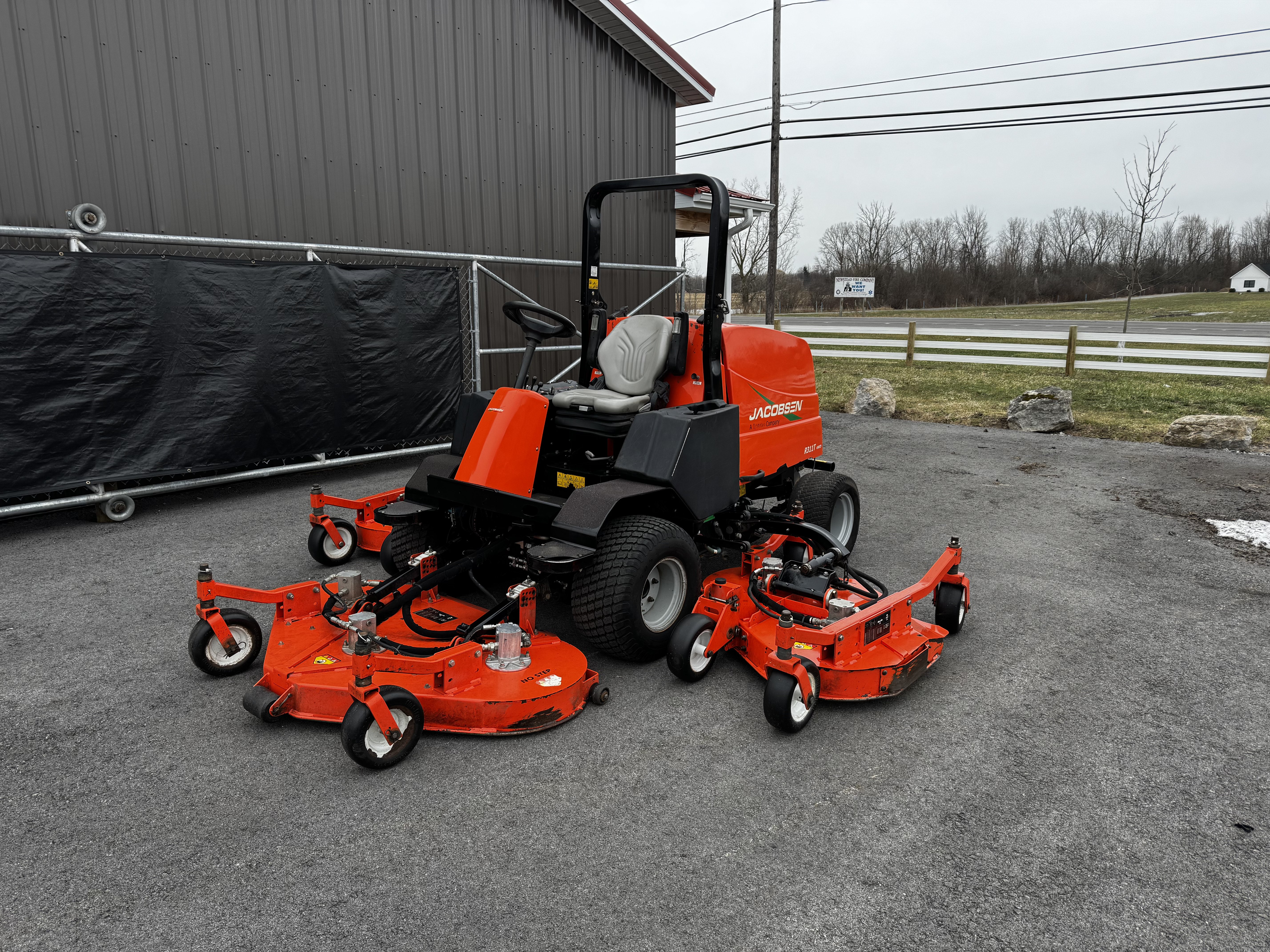 Jacobsen-R311T-Turbo-Diesel-Wide-Area-Rotary-Mower-3.jpg.9bc20e343af34e997bf6106795e3bf5a.jpg