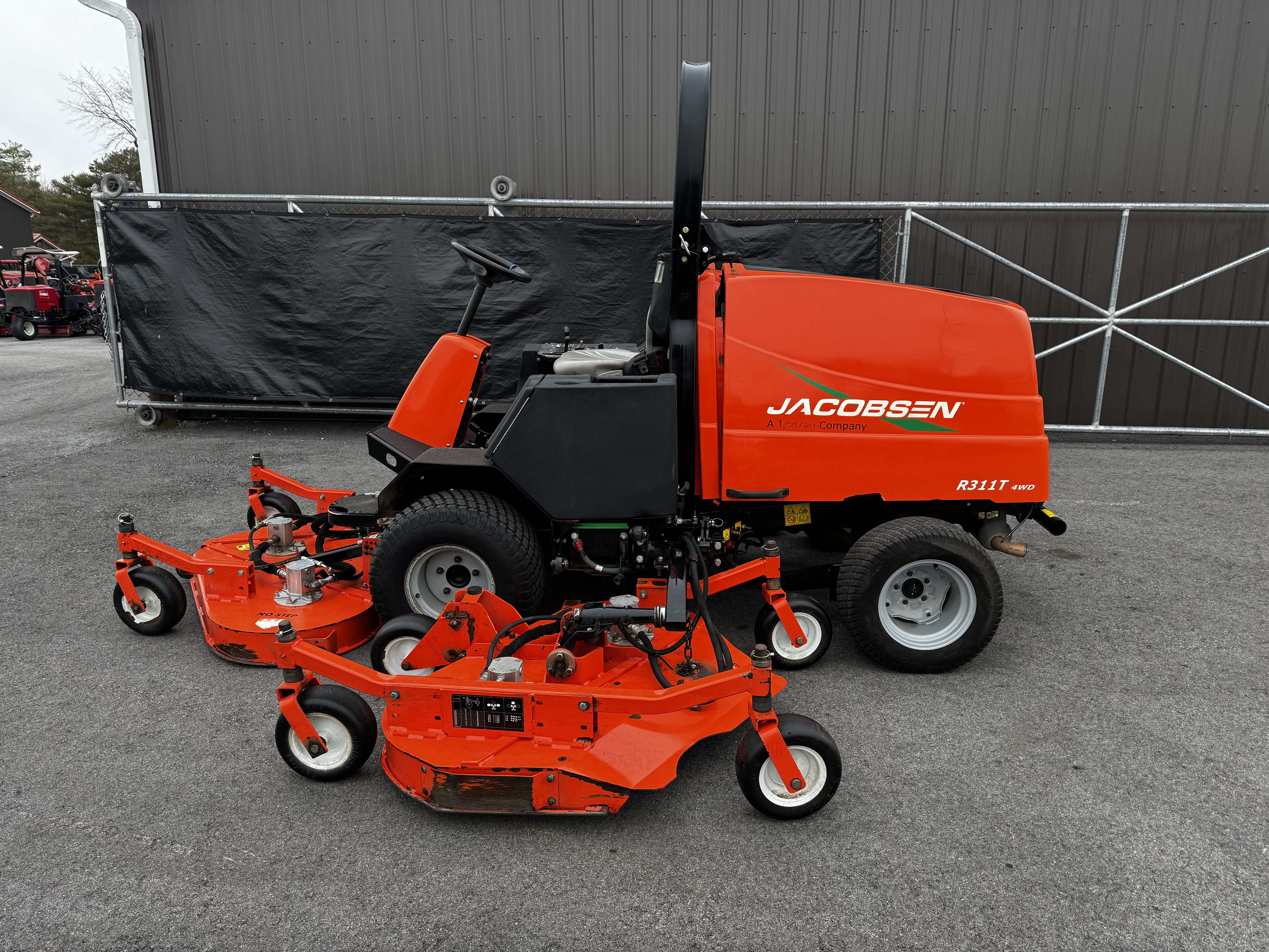 Jacobsen-R311T-Turbo-Diesel-Wide-Area-Rotary-Mower-6.jpg.efdadff25436de950287d581ba3eaca2.jpg