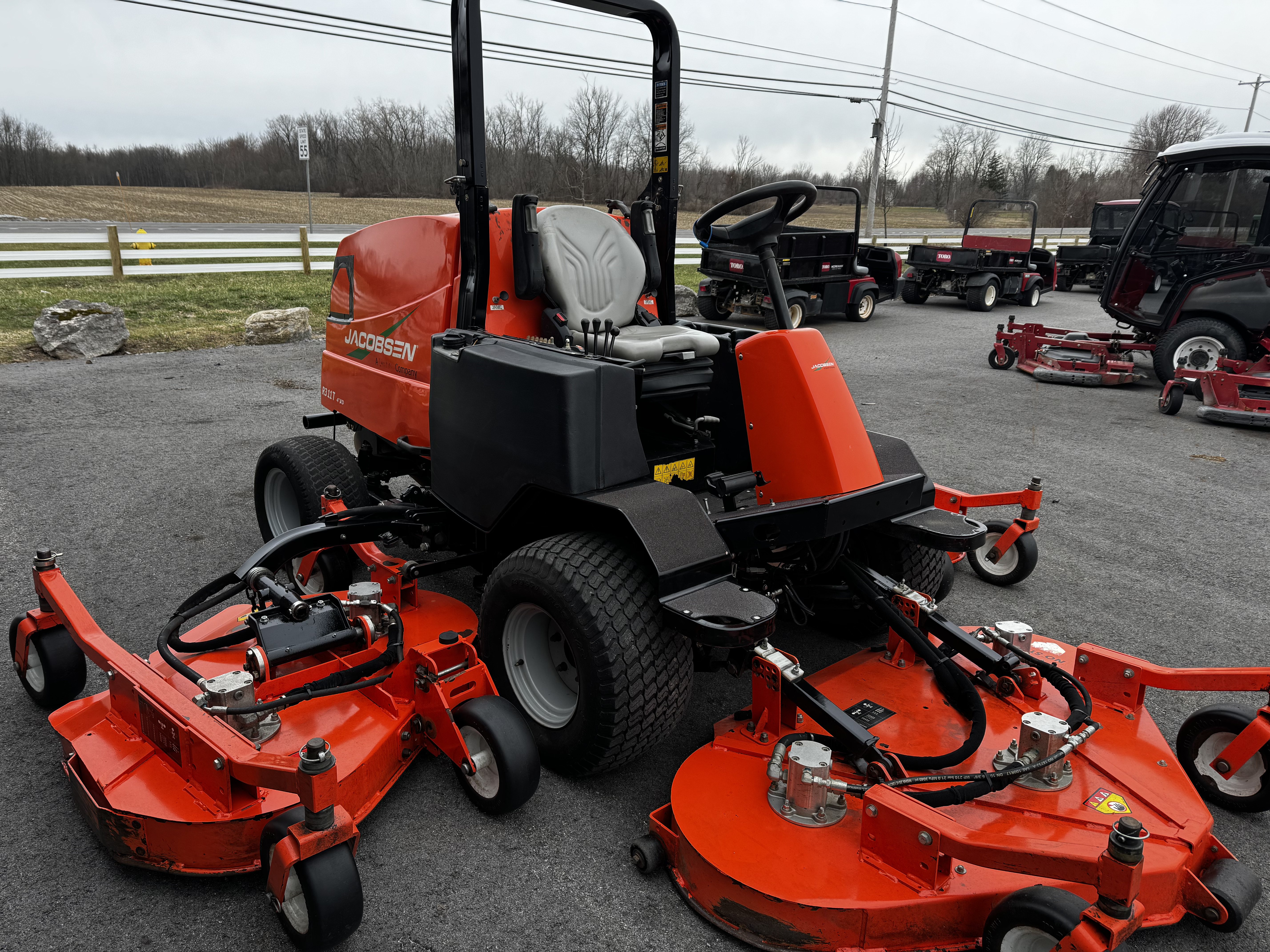Jacobsen-R311T-Turbo-Diesel-Wide-Area-Rotary-Mower-8.jpg.da24bde3e60ed92d18ff342b34bf3fdb.jpg