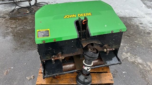 John-Deere-1000-areator-3.jpeg.cae1f4d0aa065bccba0f844668c77806.jpeg