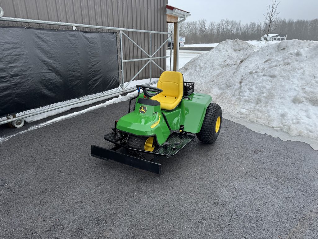 John-Deere-1200A-Bunker-Rake-1.jpeg.cfee25823fb86327f3e8ead6008e2f98.jpeg