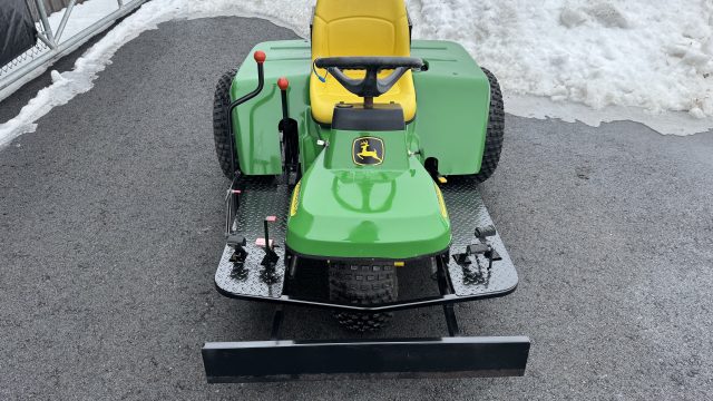 John-Deere-1200A-Bunker-Rake-2.jpeg.cc82ab1fc65a3e3b9f421677b0c35a4b.jpeg