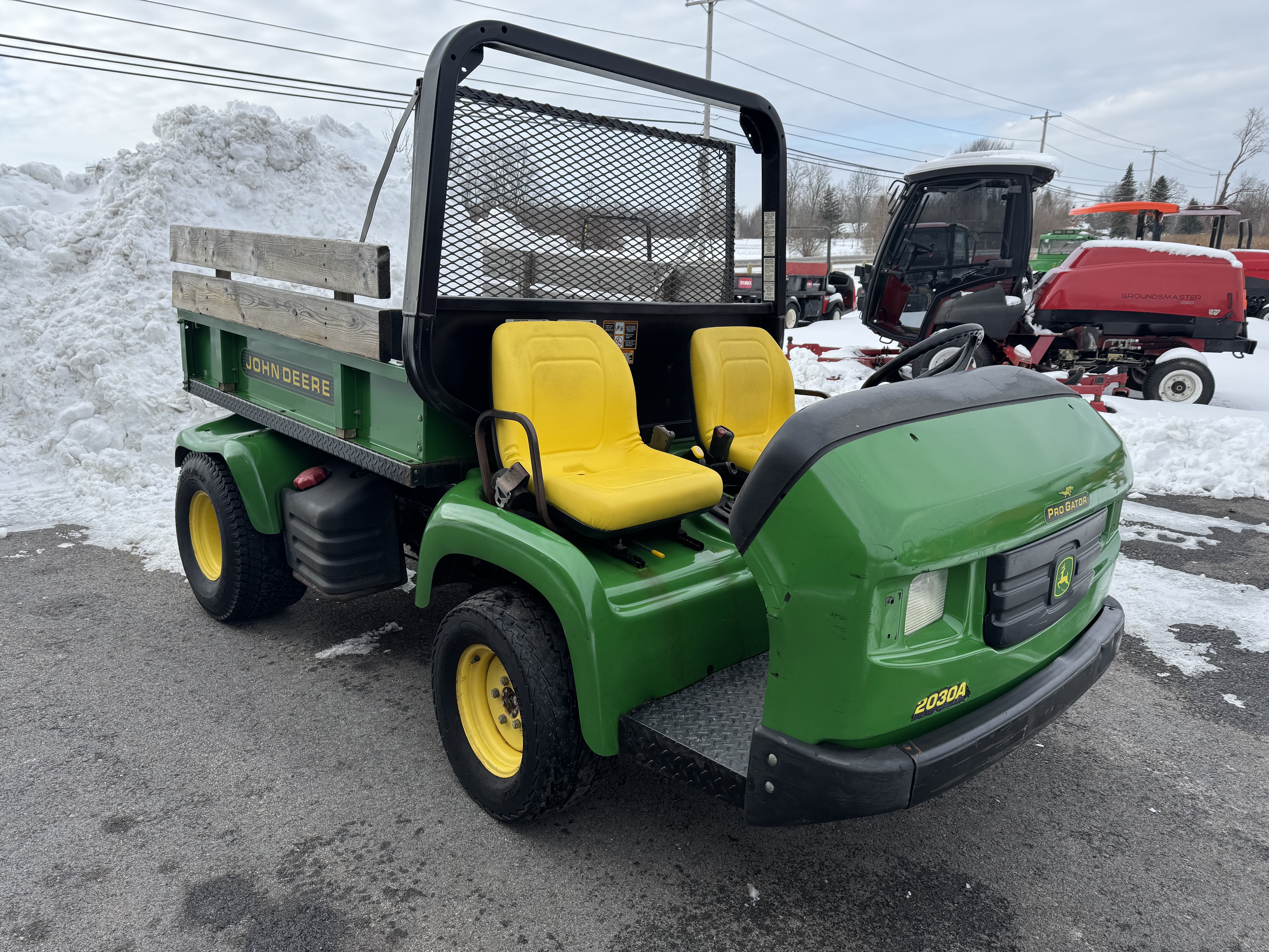 John-Deere-2030D-4×4-High-Flow-Hydraulics-Utility-Vehicle-1.jpeg.4963e1ddac4e4a8118cc4e95f705de3c.jpeg