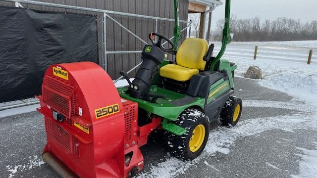John-Deere-580-riding-mower-with-agri-metal-2500-blower-2.jpeg.3750cf6484ed19d44060c2842b9ba6d8.jpeg