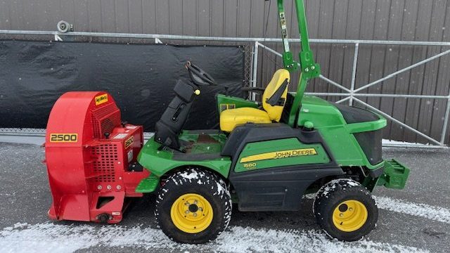 John-Deere-580-riding-mower-with-agri-metal-2500-blower-3.jpeg.0b115f8568e9bf64011d98e301cf2f63.jpeg