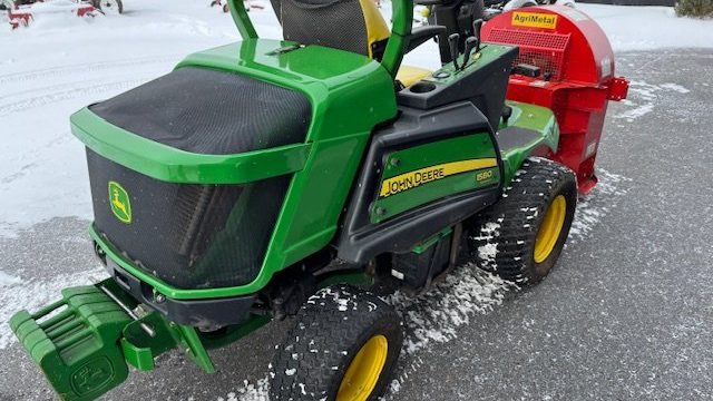 John-Deere-580-riding-mower-with-agri-metal-2500-blower-4.jpeg.61f12f8b946e59a22e7fb2f13a902d7b.jpeg
