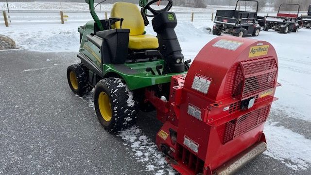 John-Deere-580-riding-mower-with-agri-metal-2500-blower-5.jpeg.62453dc2aa323f32208fbd778a83c2de.jpeg