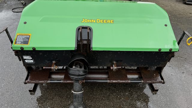 John-Deere-Aercore-1500-4.jpg.2eb6421960c1a2e90af074d5f9f1e66c.jpg
