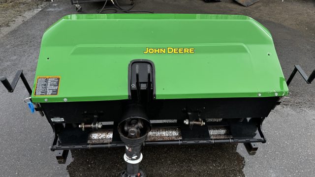 John-Deere-Aercore-1500-5.jpg.b14ed054729413e4d9dc5fa40cb26093.jpg
