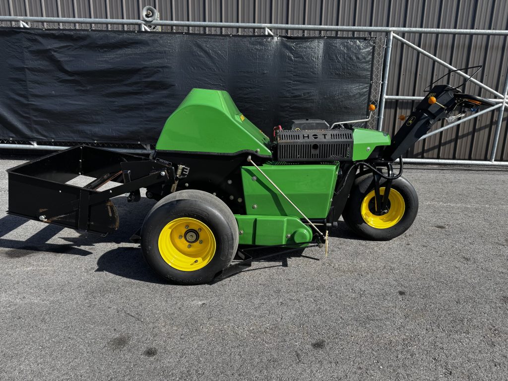 John-Deere-Aerocore-800-25hp-5.jpg.f8addc87f87eb3fca27d189fcc462886.jpg