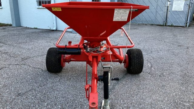 Lely_WFR_Used_Fertilizer_Spreader_700L-007(1).jpg.4f860bc70eb142b3d460202bdddf91ce.jpg