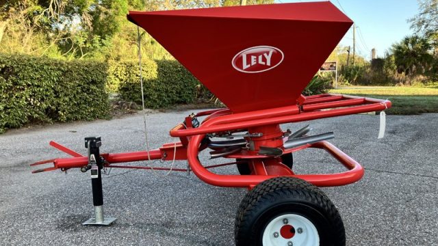 Lely_WFR_Used_Fertilizer_Spreader_700L-007(3).jpg.4363c83540db68f88ee9a403bacd3eca.jpg