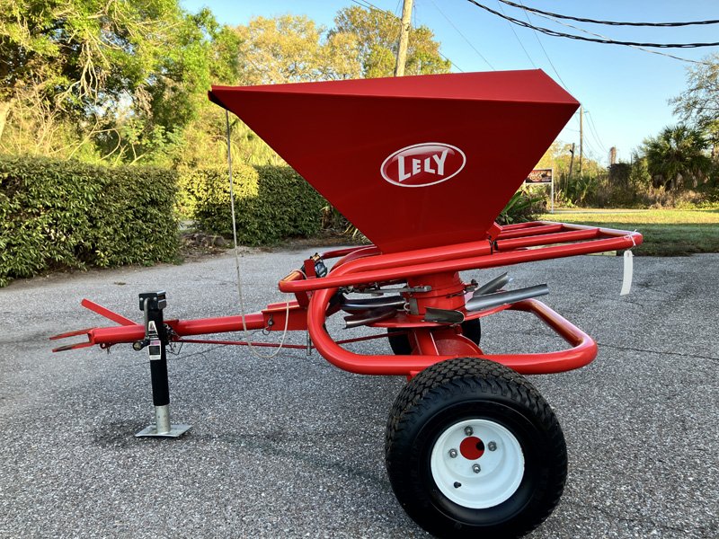 Lely_WFR_Used_Fertilizer_Spreader_700L-007(3).jpg.4363c83540db68f88ee9a403bacd3eca.jpg
