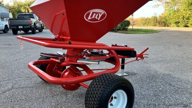 Lely_WFR_Used_Fertilizer_Spreader_700L-007(7).jpg.b68a0355fbb30dd3f99faff8245d0179.jpg