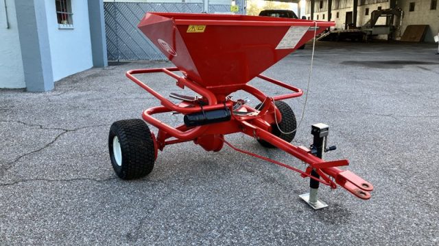 Lely_WFR_Used_Fertilizer_Spreader_700L-007(9).jpg.4b64ff34c63e57ee5866720b3211f6b5.jpg