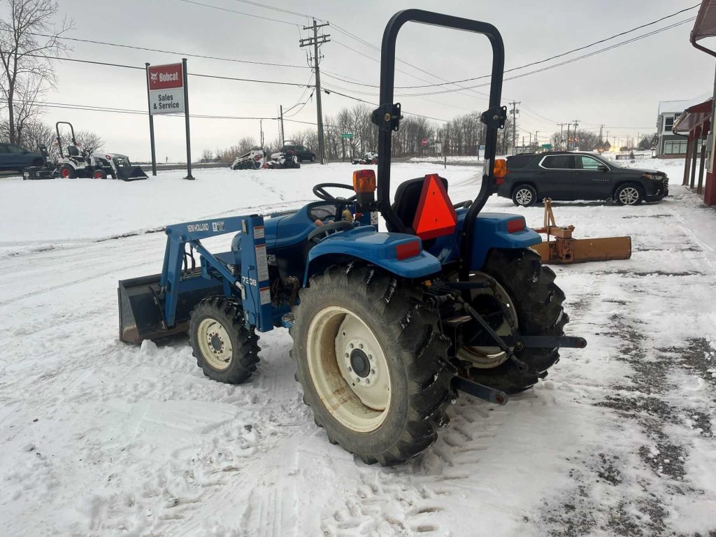 NewHolland.jpg.6b8aca50979493ef06754bc22d36faa4.jpg