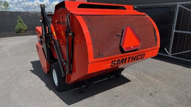 Smithco-Sweepstar-60-Sweeper-2.jpg.9996b5c70070c76af0344c5ab6d6a8fe.jpg