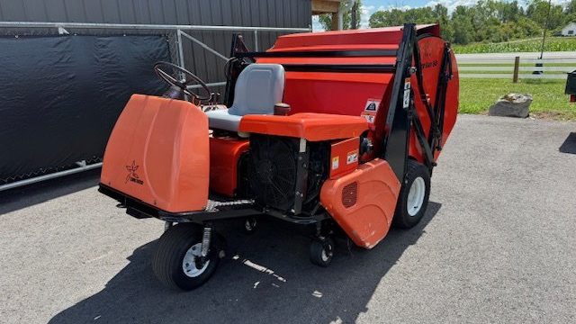 Smithco-Sweepstar-60-Sweeper-4.jpg.9c419dc3eff14413f4c253209ef5d695.jpg