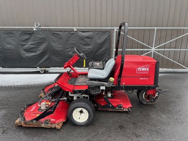 Toro-3500F-Groundsmaster-Rotary-Mower-3.jpeg.e0ee250e523ba598f57b07263c0fdd7c.jpeg