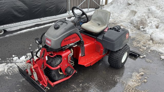 Toro-5040-3×3-Bunker-Rake-3.jpeg.521c3aae89420c7c9ab4649b202a2bbc.jpeg