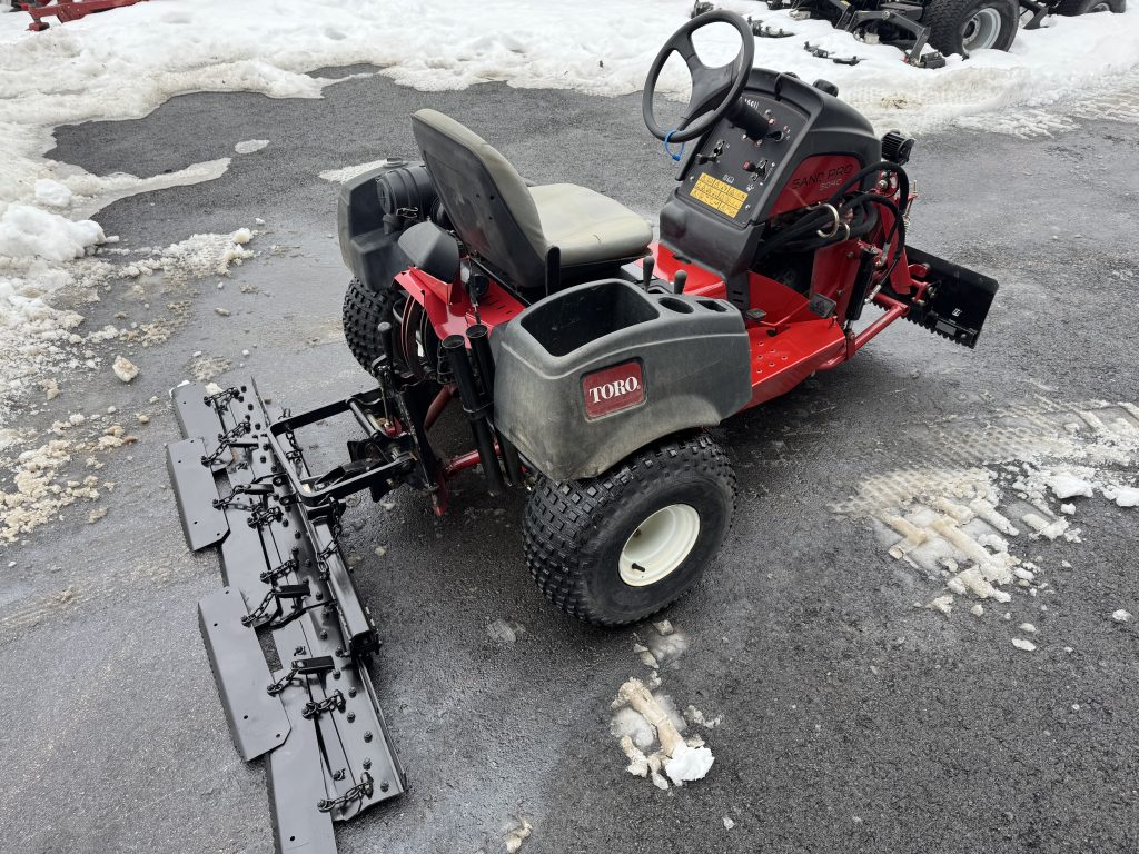 Toro-5040-3×3-Bunker-Rake-4.jpeg.0a14b72a838313437edd3049de5d09bb.jpeg