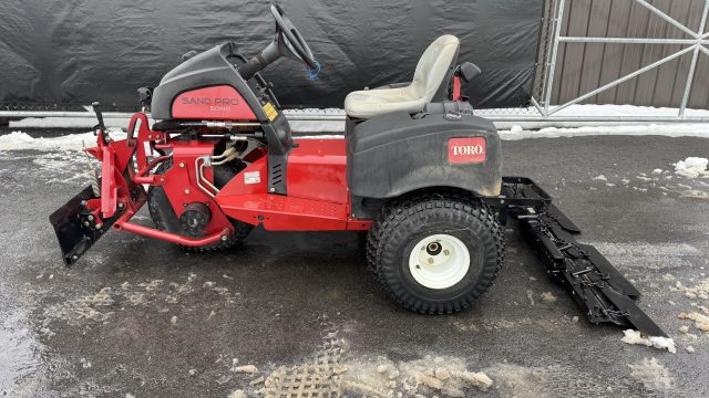 Toro-5040-3×3-Bunker-Rake-6.jpeg.5cdd326186f737e9491dd09a2280c5d5.jpeg