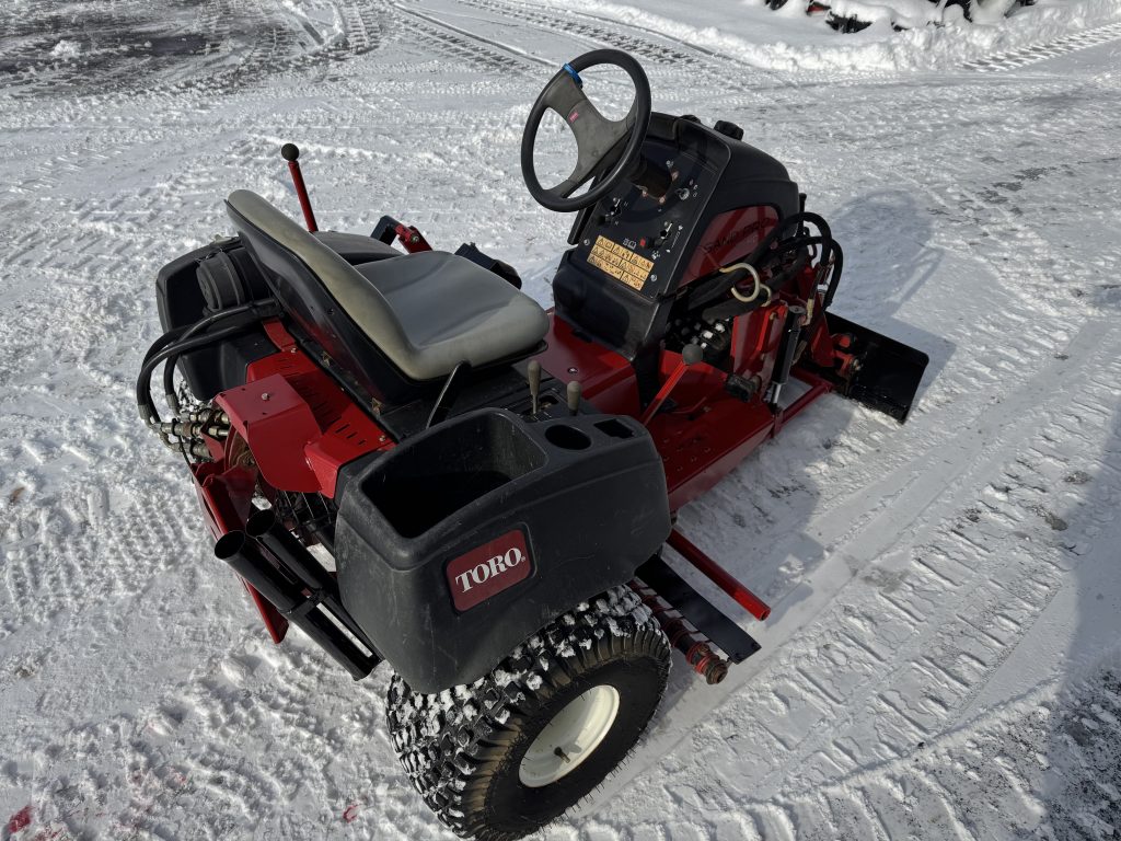 Toro-5040-SandPro-Bunker-Rake-2.jpeg.b18992a625d56ac6786d2e0adb9be0f7.jpeg