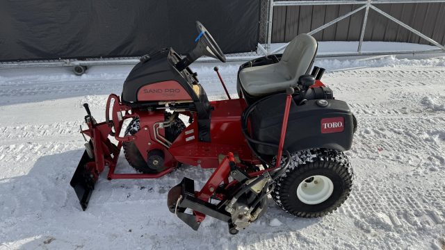 Toro-5040-SandPro-Bunker-Rake-4.jpeg.6fd5f481b914dea880608e53884beed8.jpeg
