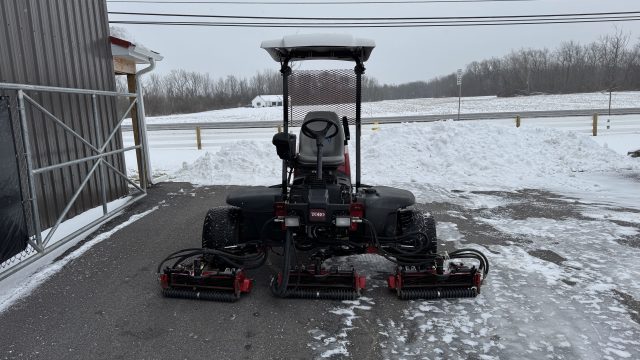 Toro-5210-Reelmaster-2×4-Fairway-Mower-3.jpeg.41dffe585818f50424aa86c50e96b871.jpeg