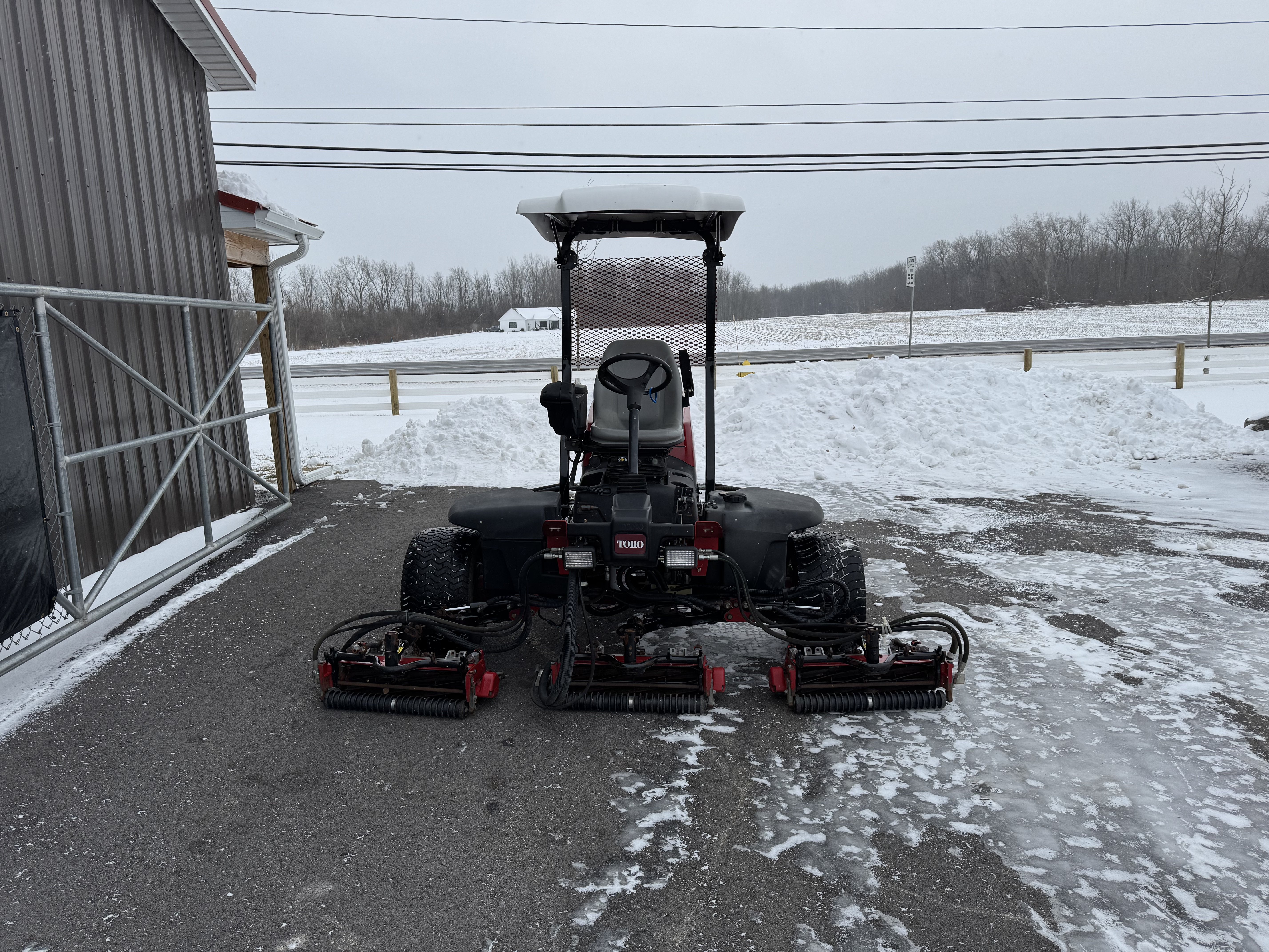 Toro-5210-Reelmaster-2×4-Fairway-Mower-3.jpeg.41dffe585818f50424aa86c50e96b871.jpeg