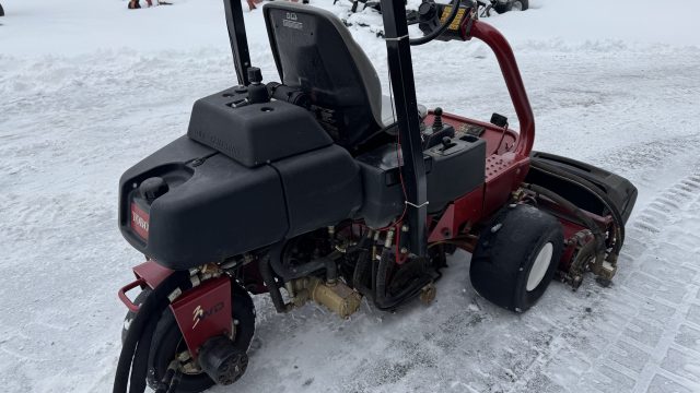 Toro-Greensmaster-3150-3×3-Greens-Mower-2.jpeg.87eb527c2864e8f20cb9b24c78adee03.jpeg