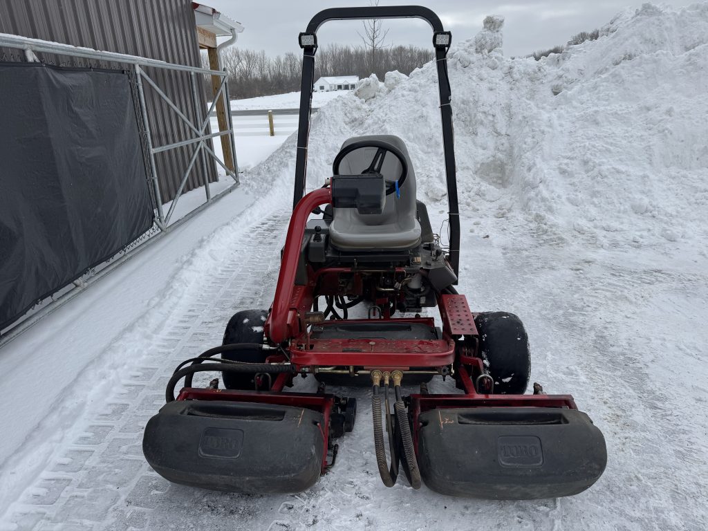 Toro-Greensmaster-3150-3×3-Greens-Mower-3.jpeg.4e6ba3a1ae2841686d948c1fcbbf096a.jpeg