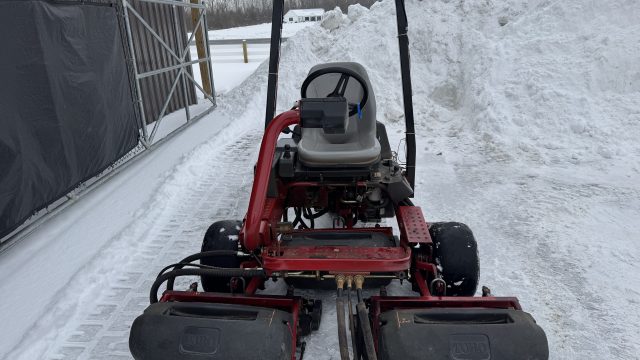 Toro-Greensmaster-3150-3×3-Greens-Mower-3.jpeg.4e6ba3a1ae2841686d948c1fcbbf096a.jpeg