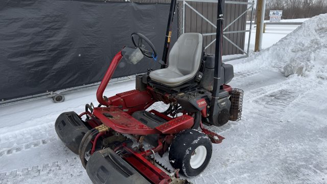 Toro-Greensmaster-3150-3×3-Greens-Mower-4.jpeg.13a345449d5971f73581099e210f5f6f.jpeg