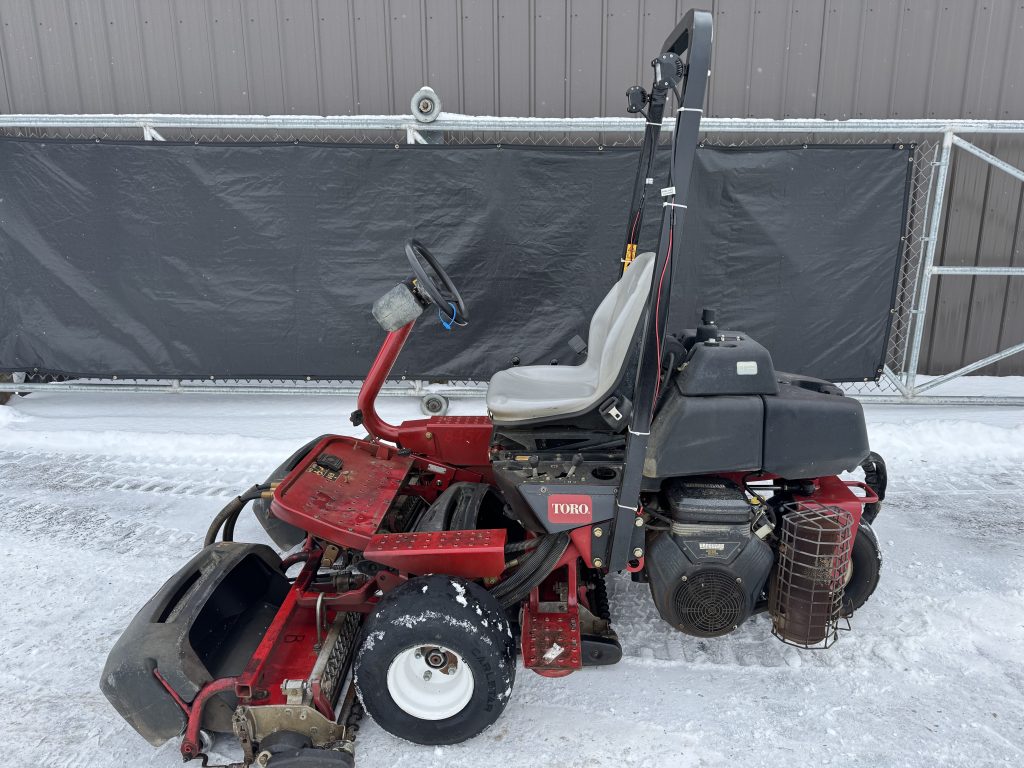 Toro-Greensmaster-3150-3×3-Greens-Mower-5.jpeg.a084d1b316b34db8959699505861e97f.jpeg