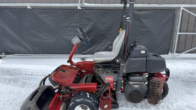Toro-Greensmaster-3150-3×3-Greens-Mower-5.jpeg.a084d1b316b34db8959699505861e97f.jpeg