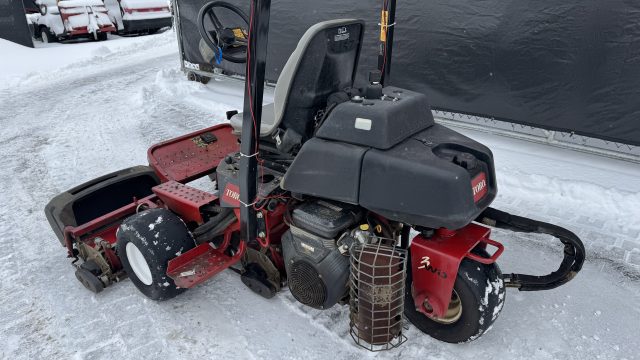 Toro-Greensmaster-3150-3×3-Greens-Mower-6.jpeg.3f8a3814c123d11bb66e0b889b1388bc.jpeg