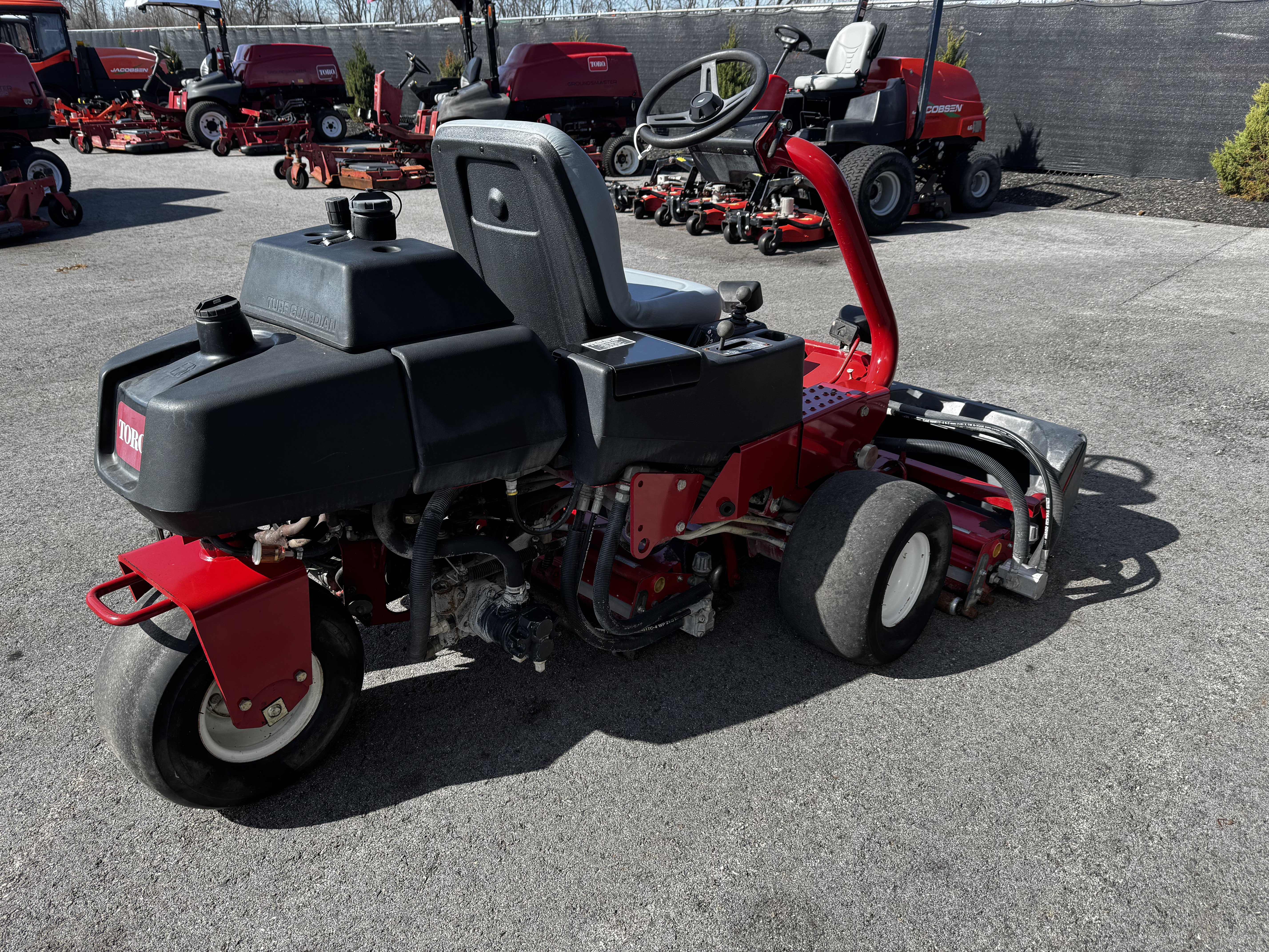 Toro-Greensmaster-3150-Greensmower-3.jpg.0b9233bccc019806e323a5d10f79d51d.jpg