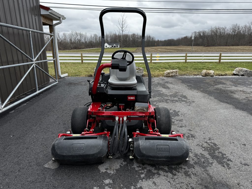 Toro-Greensmaster-3250-Diesel-3WD-Greens-mower-6.jpg.79ab53ff819de1feada2391b1eb1a7d2.jpg