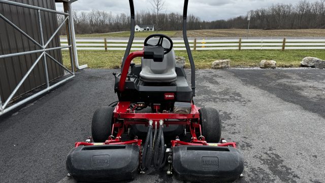 Toro-Greensmaster-3250-Diesel-3WD-Greens-mower-6.jpg.79ab53ff819de1feada2391b1eb1a7d2.jpg