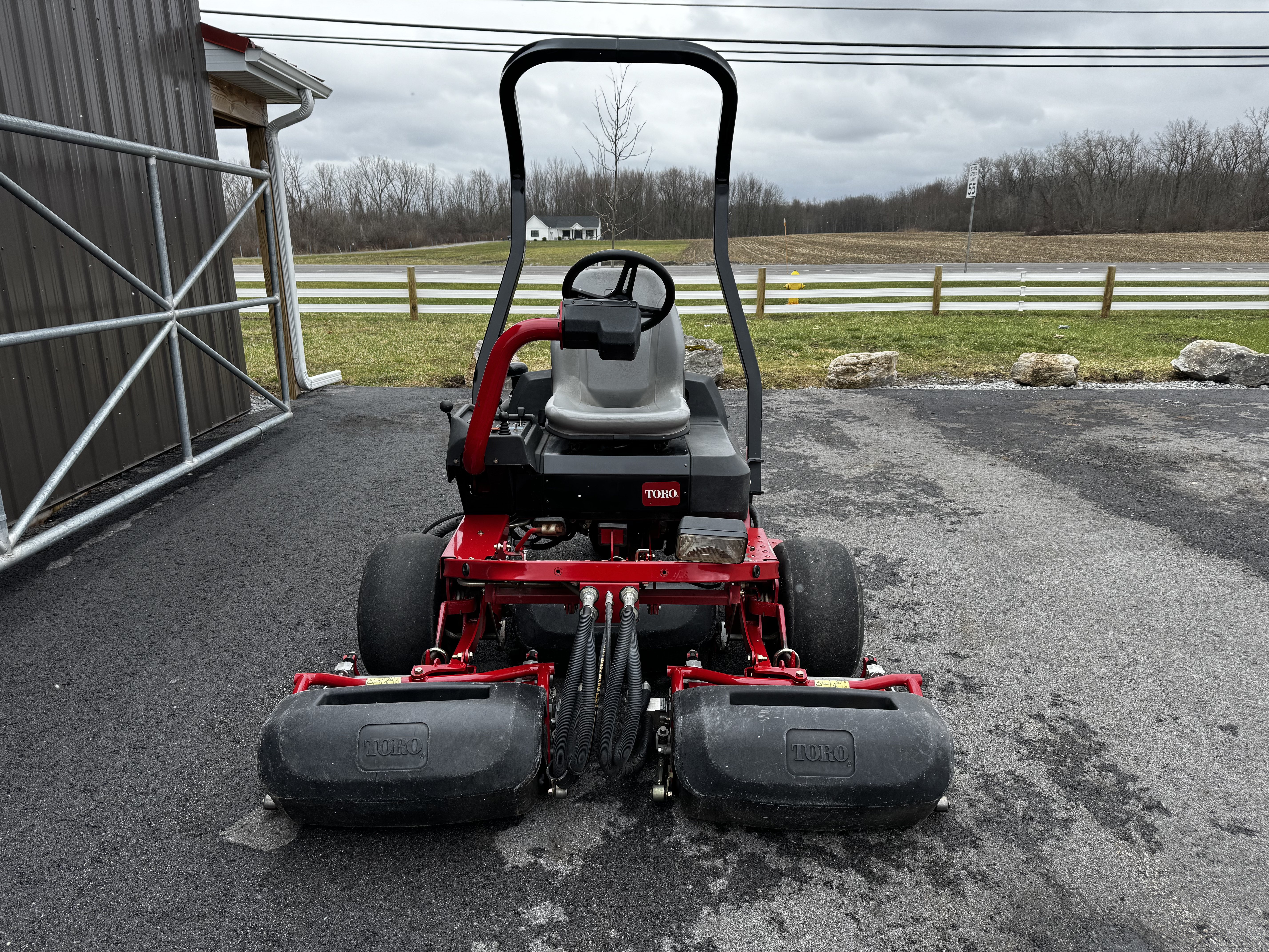 Toro-Greensmaster-3250-Diesel-3WD-Greens-mower-6.jpg.79ab53ff819de1feada2391b1eb1a7d2.jpg