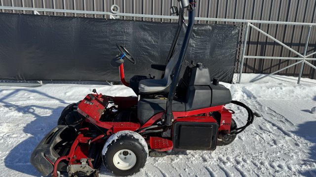 Toro-Greensmaster-3250D-3×3-Diesel-Engine-Greens-Mower-3.jpeg.4cef7ba182f5aa04c1deb4e620b6a853.jpeg