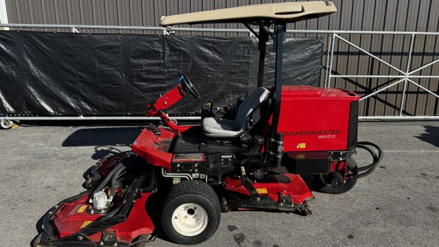 Toro-Groundsmaster-3500-Diesel-3WD-Sidewinder-4.jpg.fbaac79580826263afbca5c81465d74f.jpg