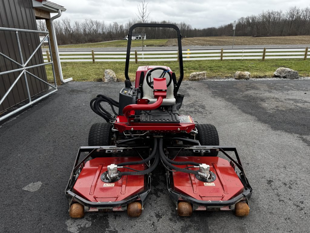 Toro-Groundsmaster-3500-Sidewinder-3WD-Mower-4.jpg.c72a607eb68f19ead8e8f2dcbc1714e5.jpg