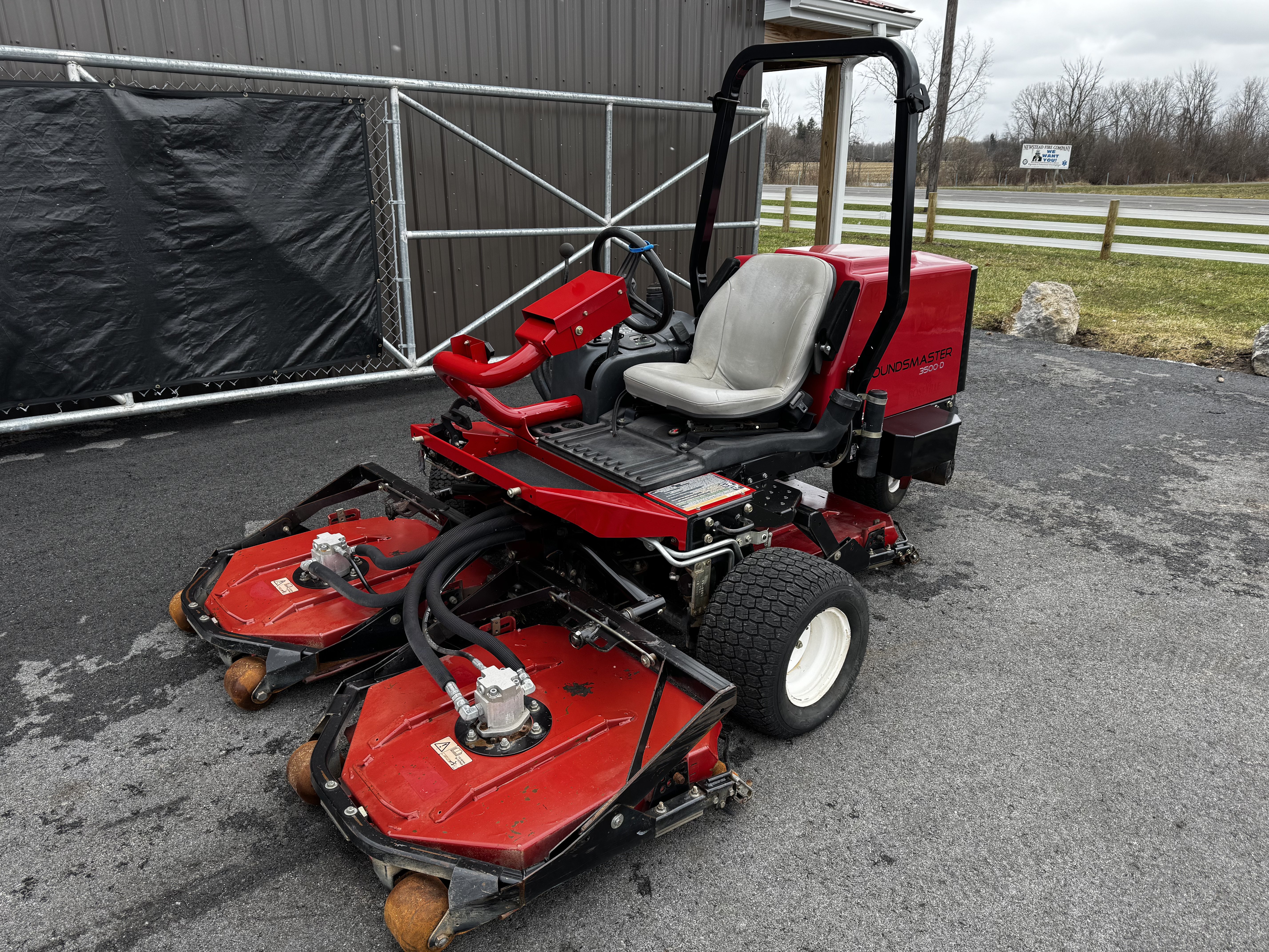 Toro-Groundsmaster-3500-Sidewinder-3WD-Mower-5.jpg.f3257e4e19e9c314e74ea7638aca4a3c.jpg