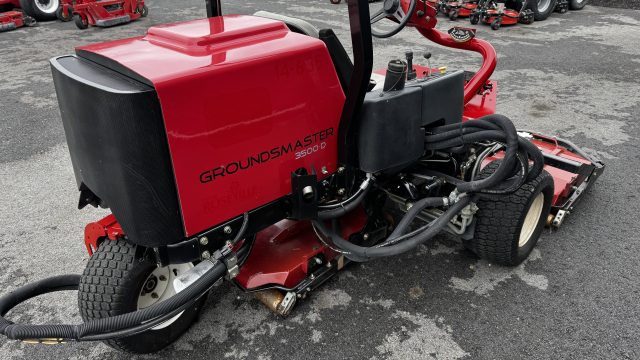 Toro-Groundsmaster-3500-Sidewinder-3WD-Mower-8.jpg.2584c42c98d024184ce49a23fcd7918c.jpg