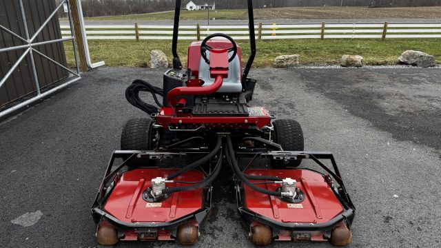Toro-Groundsmaster-3500-Sidewinder-4.jpg.c4465724c88580ea273325ae576981af.jpg