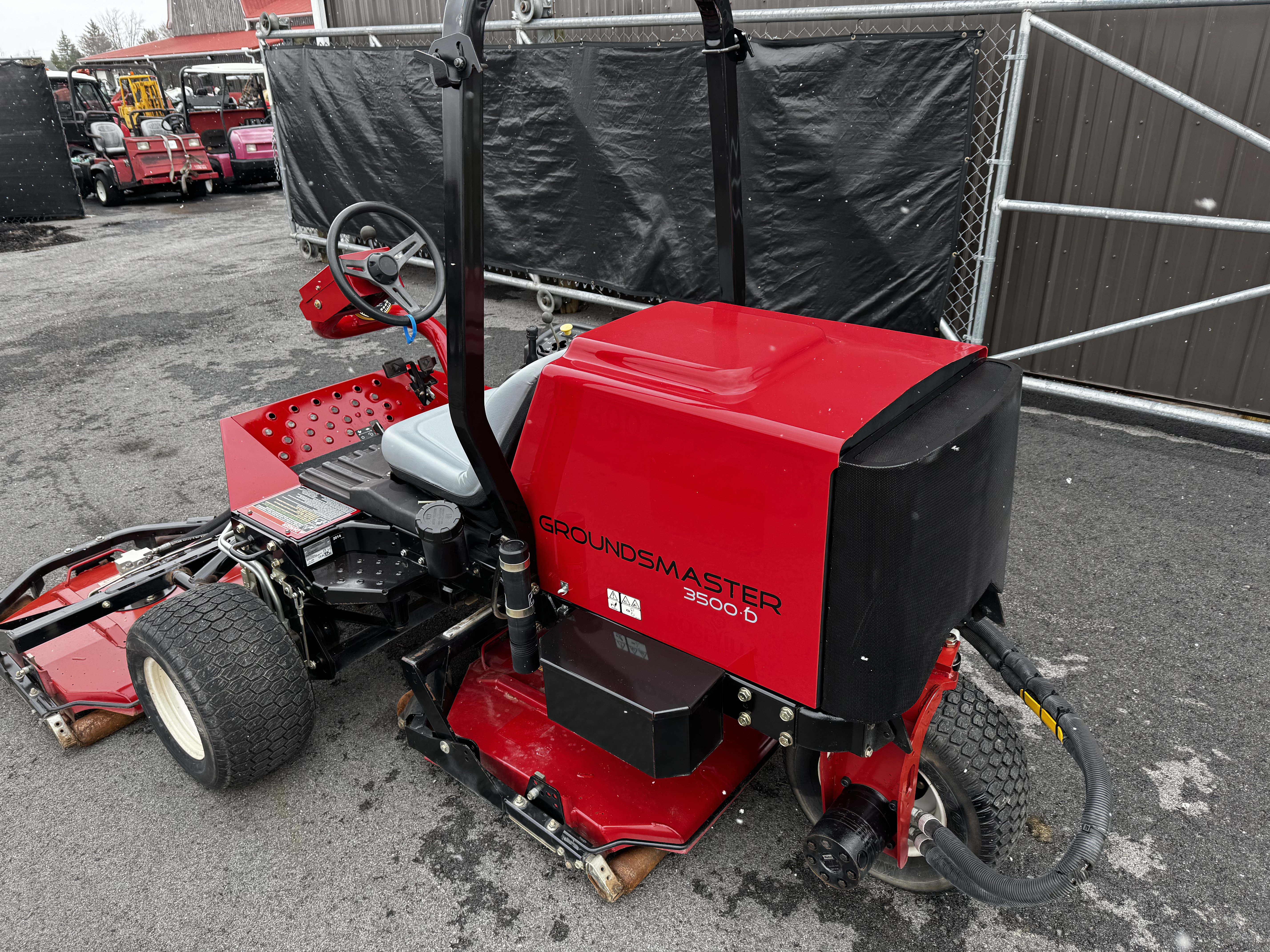 Toro-Groundsmaster-3500-Sidewinder-7.jpg.b5bc413f537dd3f69ee82e62fff0c733.jpg